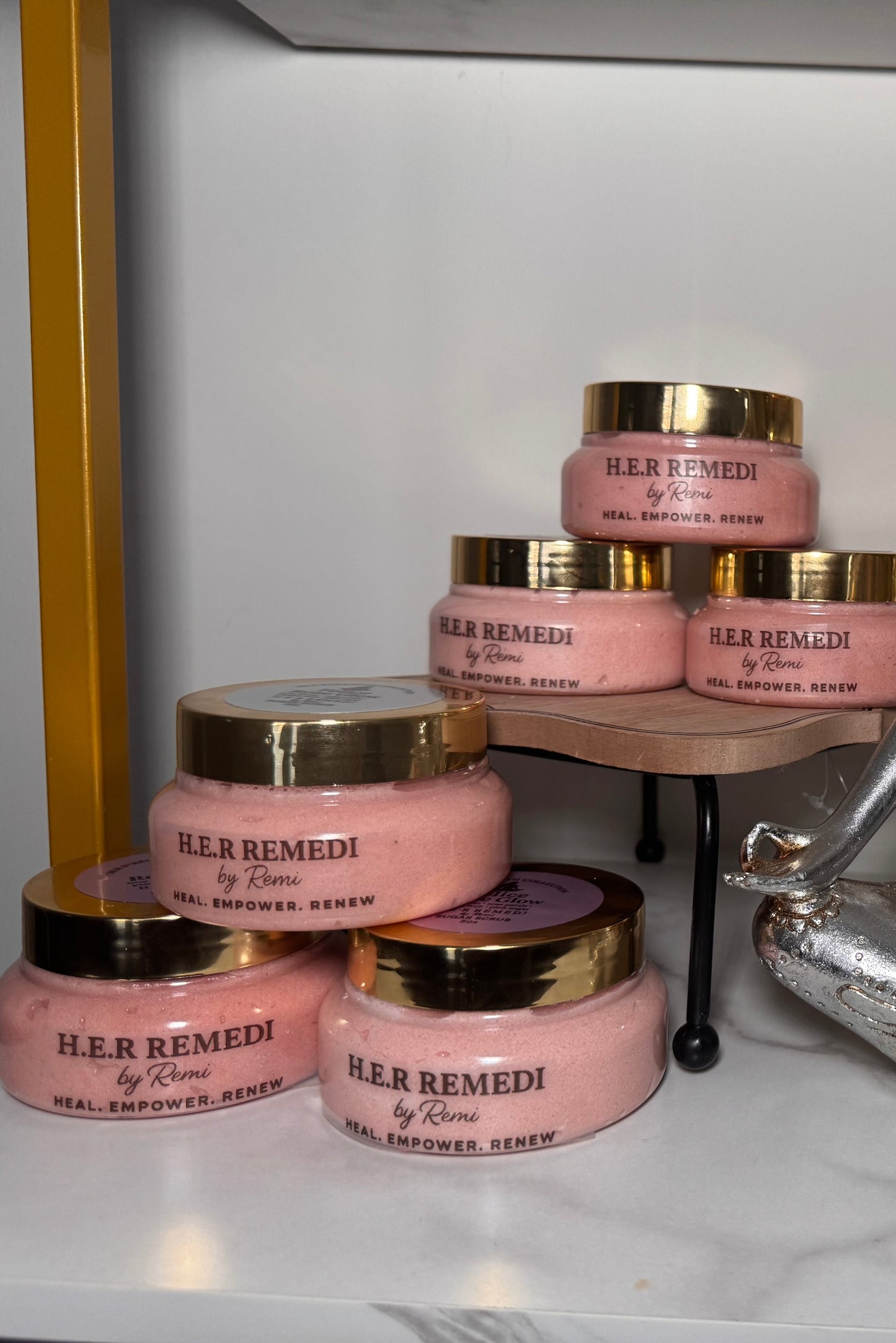 Felice Rose Glow Sugar Scrub – 5 oz
Limited Edition | Breast Cancer Awareness Collection